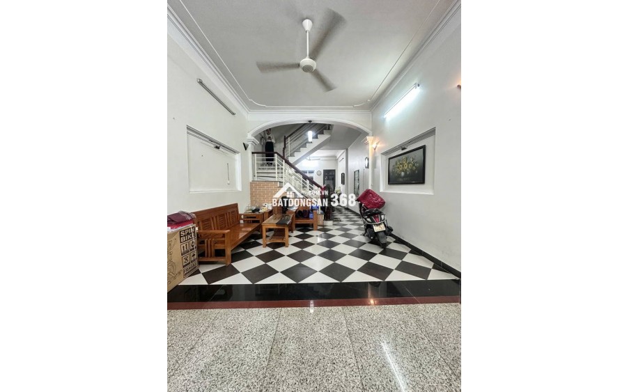 Bán Nhà Dân Xây Đẹp Bắc Từ Liêm - Ngõ Nông Gần Phố - Trước Nhà Thoáng Trước Sau - Sổ Đỏ Hoa Khôi.